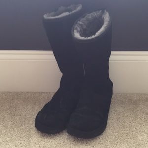 Black zip up UGG  boots